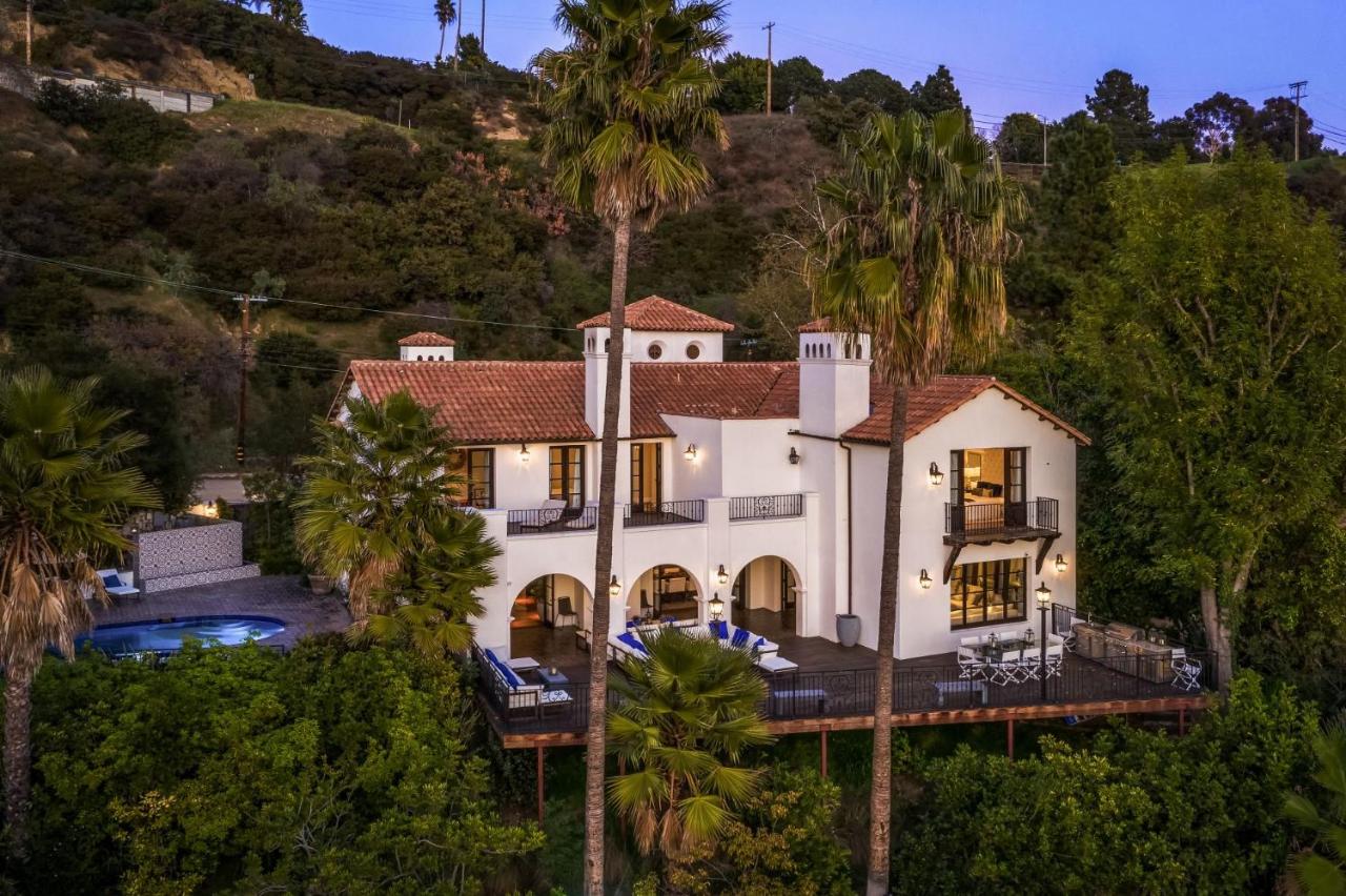  | Elegant Spanish Style Estate In A Canyon Setting
