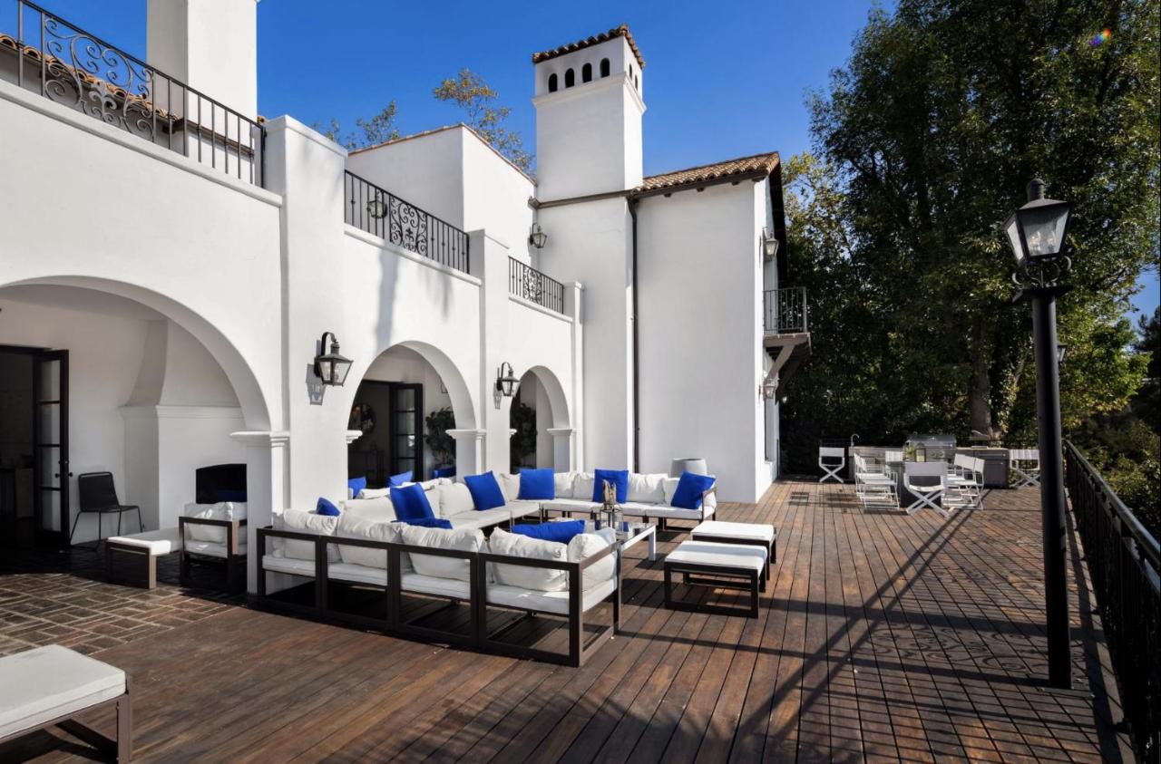  | Elegant Spanish Style Estate In A Canyon Setting