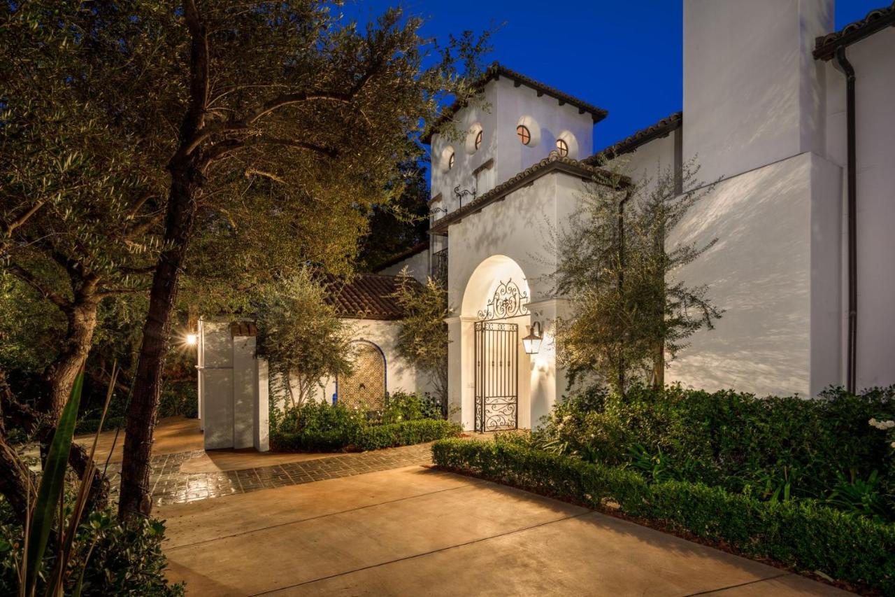  | Elegant Spanish Style Estate In A Canyon Setting