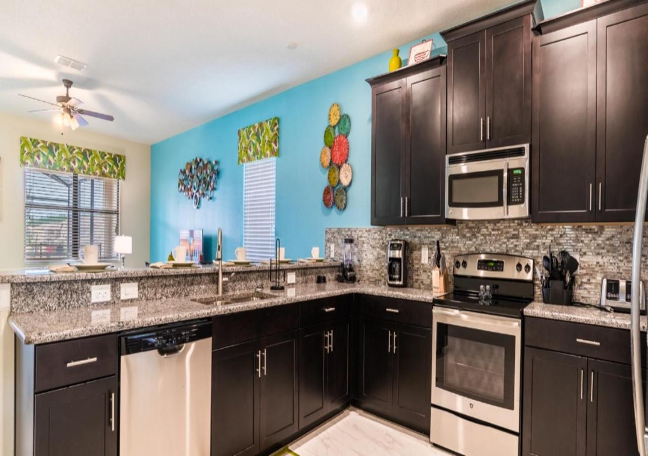  | Amazing 8 Bedroom Villa In Orlando