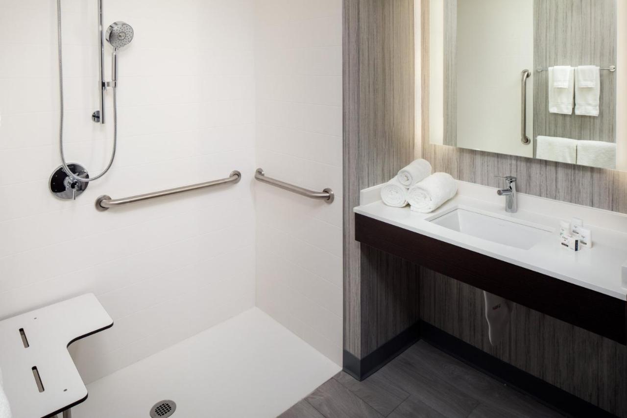  | Holiday Inn Express - Washington DC Downtown, an IHG Hotel