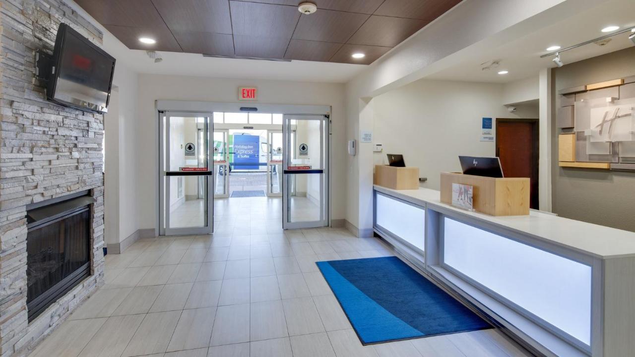  | Holiday Inn Express Hotel & Suites Detroit - Farmington Hills, an IHG Hotel