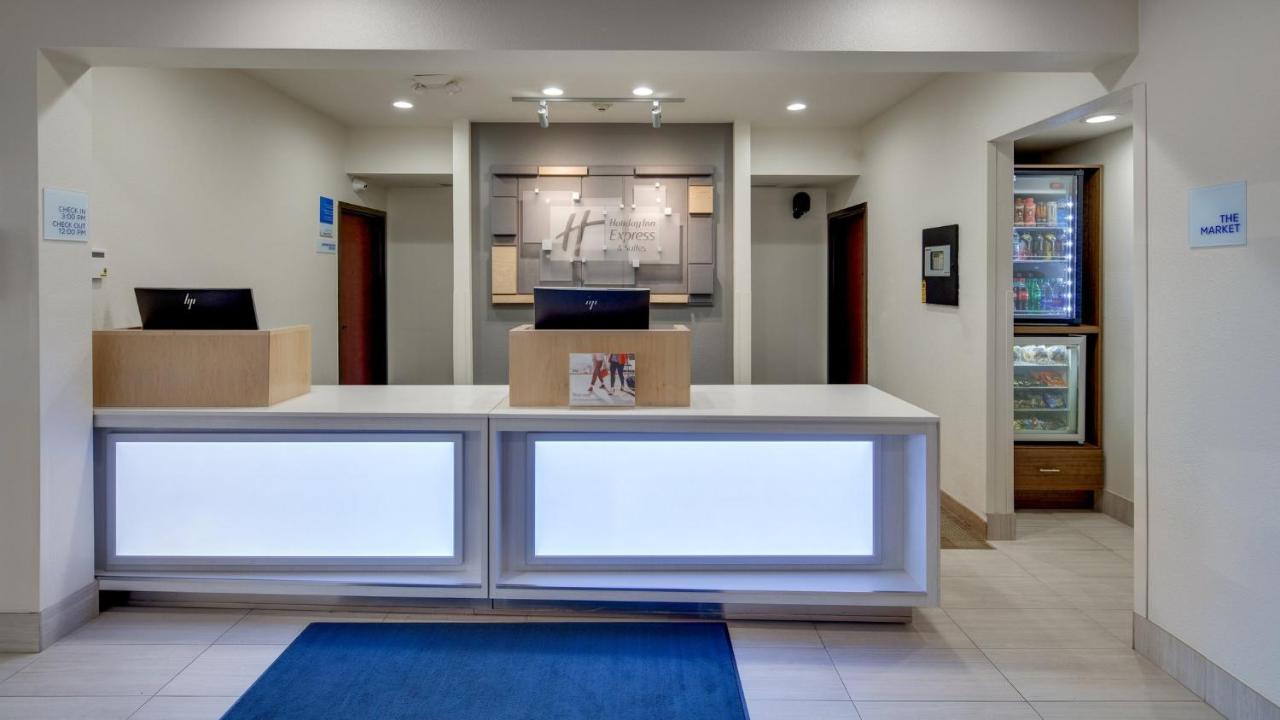  | Holiday Inn Express Hotel & Suites Detroit - Farmington Hills, an IHG Hotel