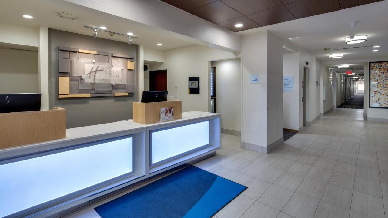  | Holiday Inn Express Hotel & Suites Detroit - Farmington Hills, an IHG Hotel