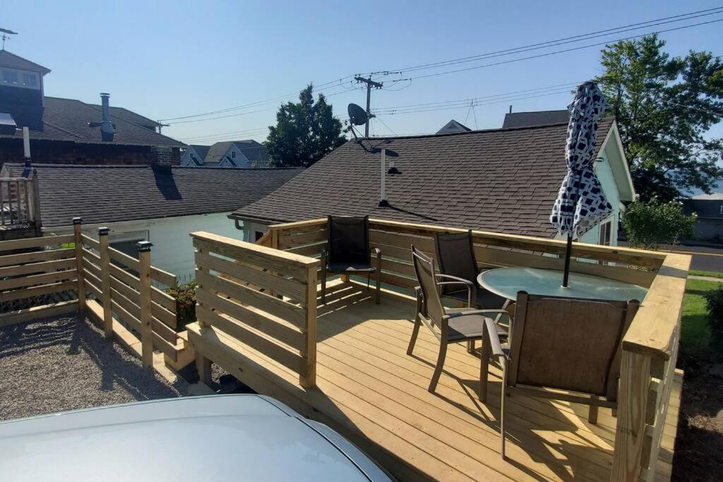  | Beachy Bay Breeze Bungalow 2BR with parking and close to many amenities.