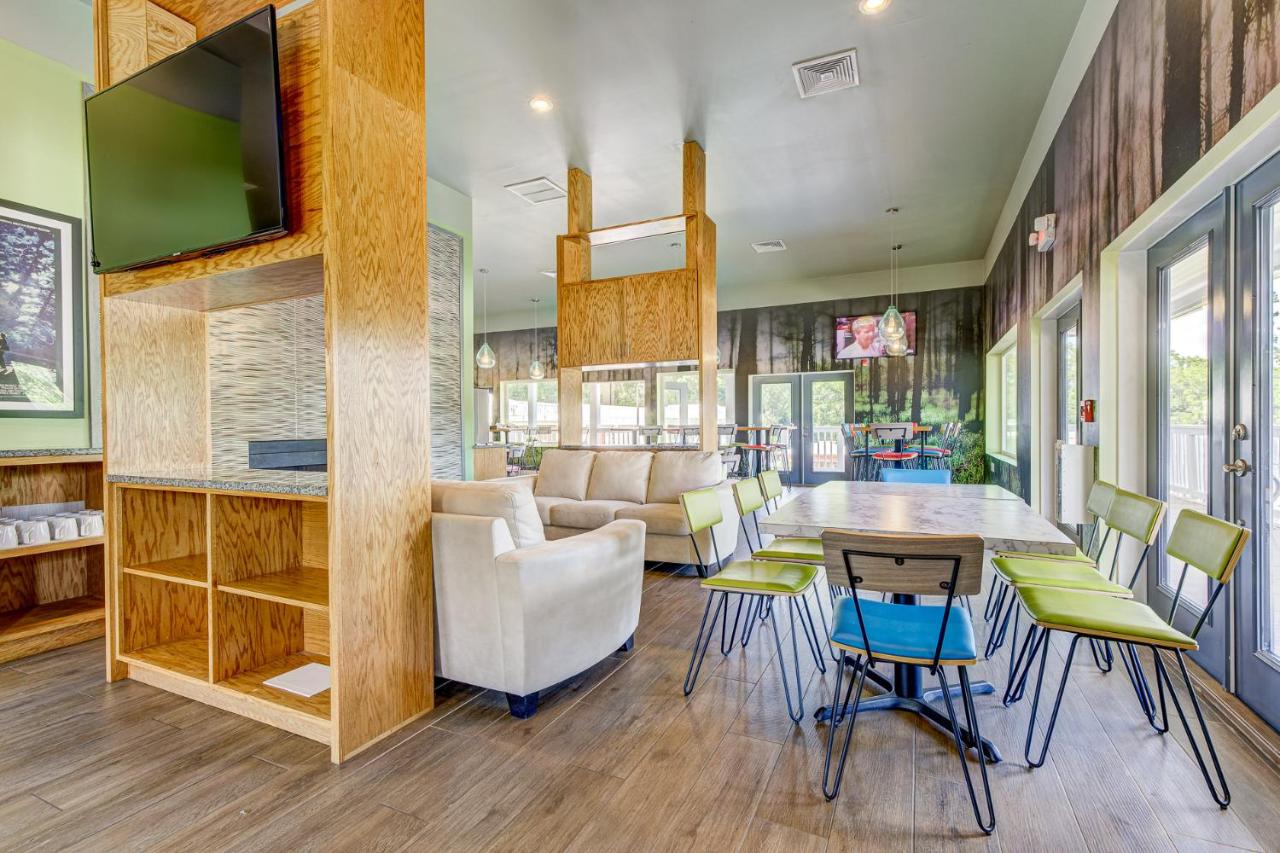  | Seven Hills Suites