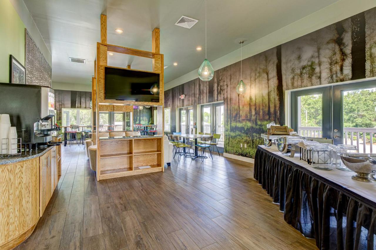  | Seven Hills Suites