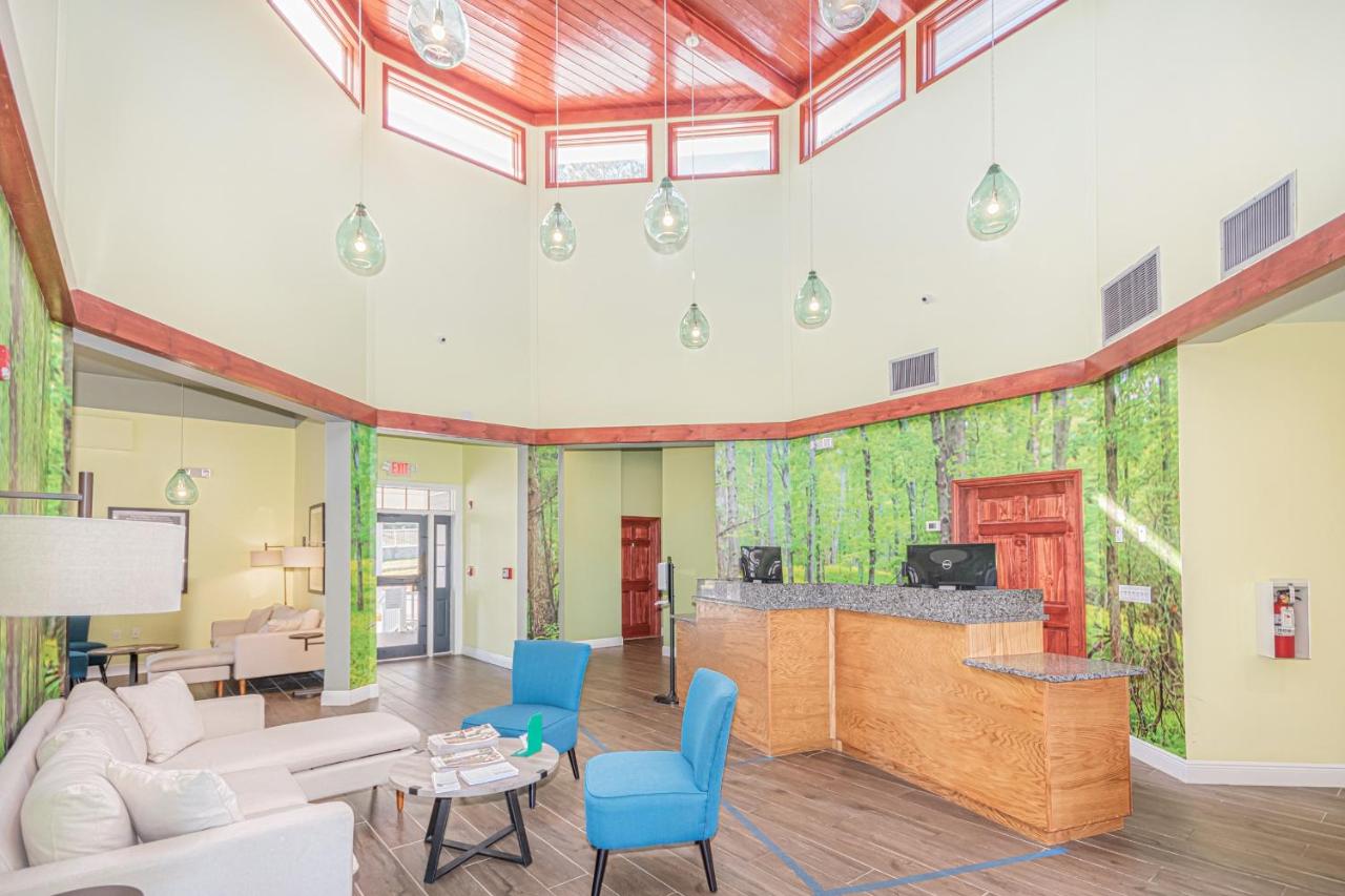  | Seven Hills Suites