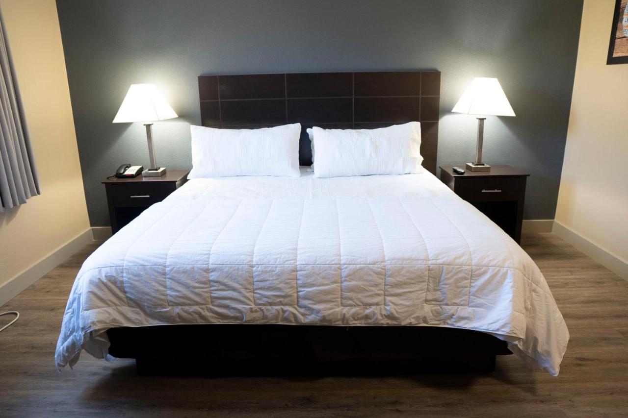 Budget Double Room at Framingham Inn