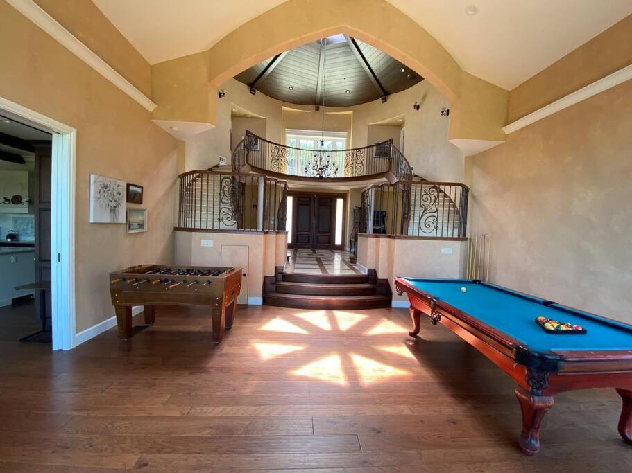 | Private 4 bedroom gated Villa with free parking