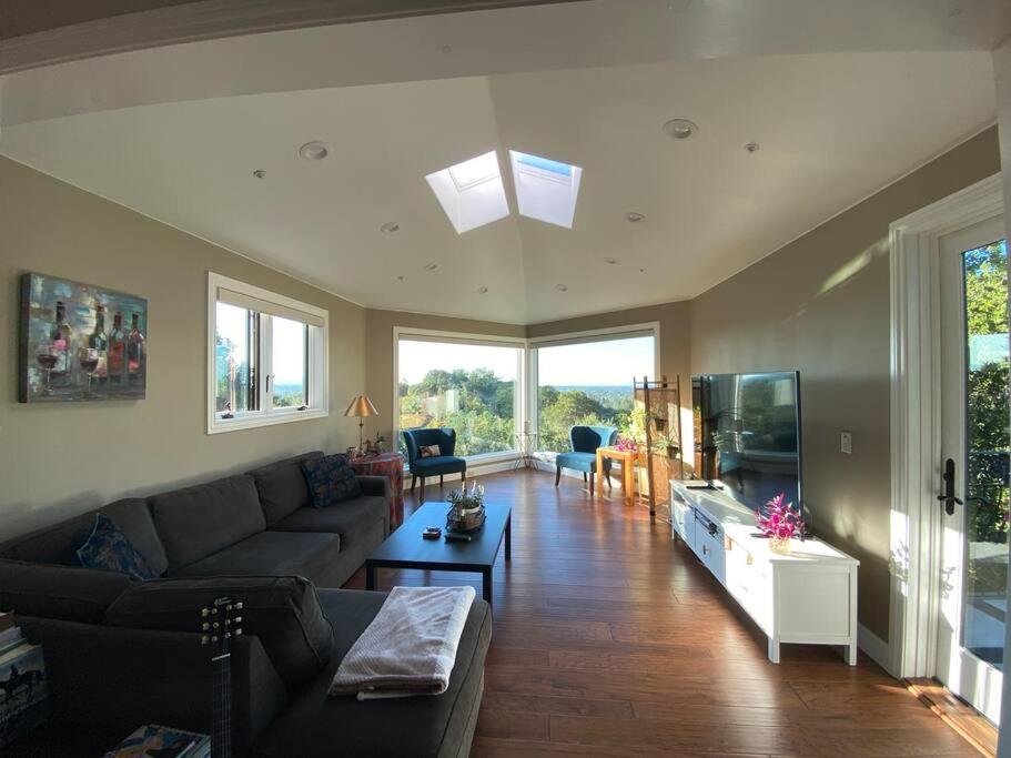 | Private 4 bedroom gated Villa with free parking