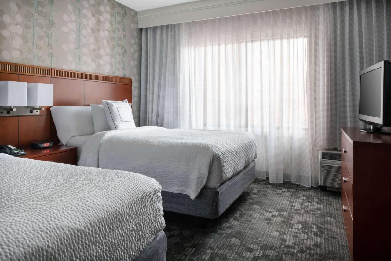 Hearing Accessible One Bedroom Suite Two Doubles at Sonesta Select Indianapolis Carmel