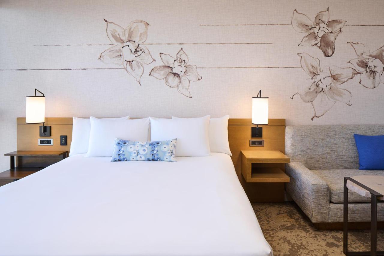 Oceanfront Room - King at Prince Waikiki
