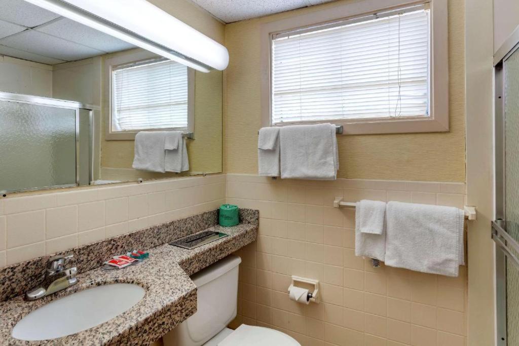  | Economy Inn