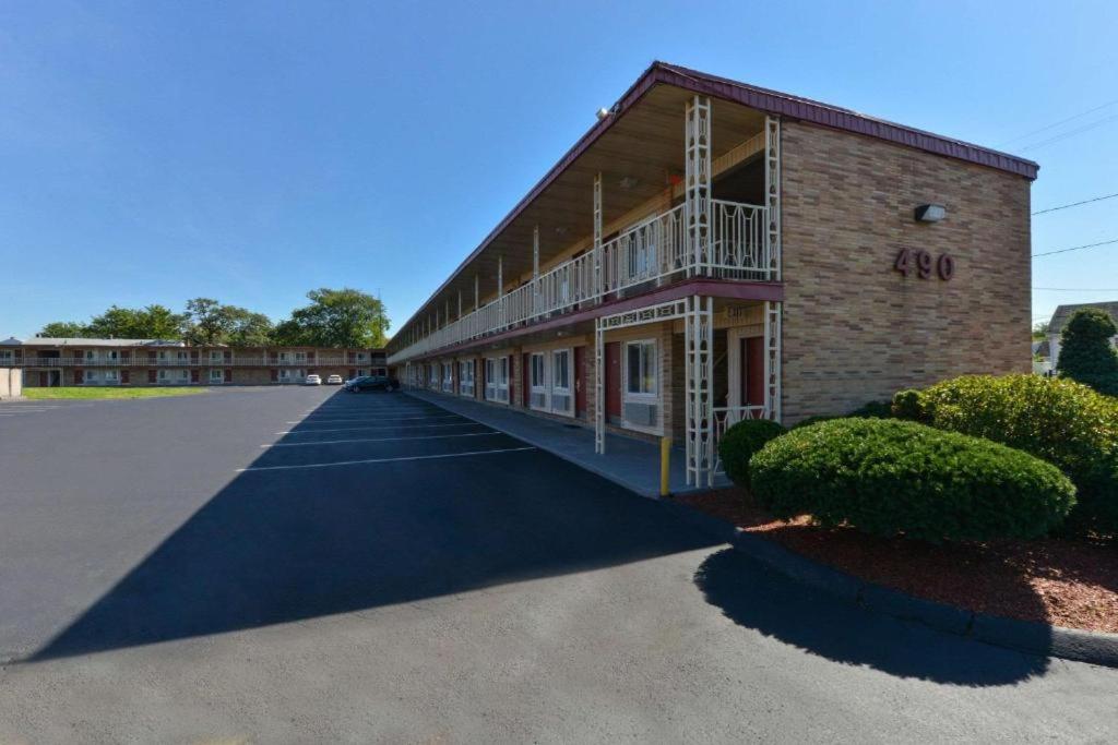  | Economy Inn