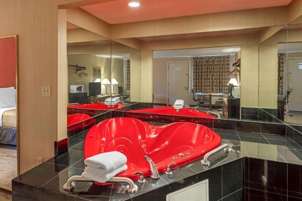  | Economy Inn