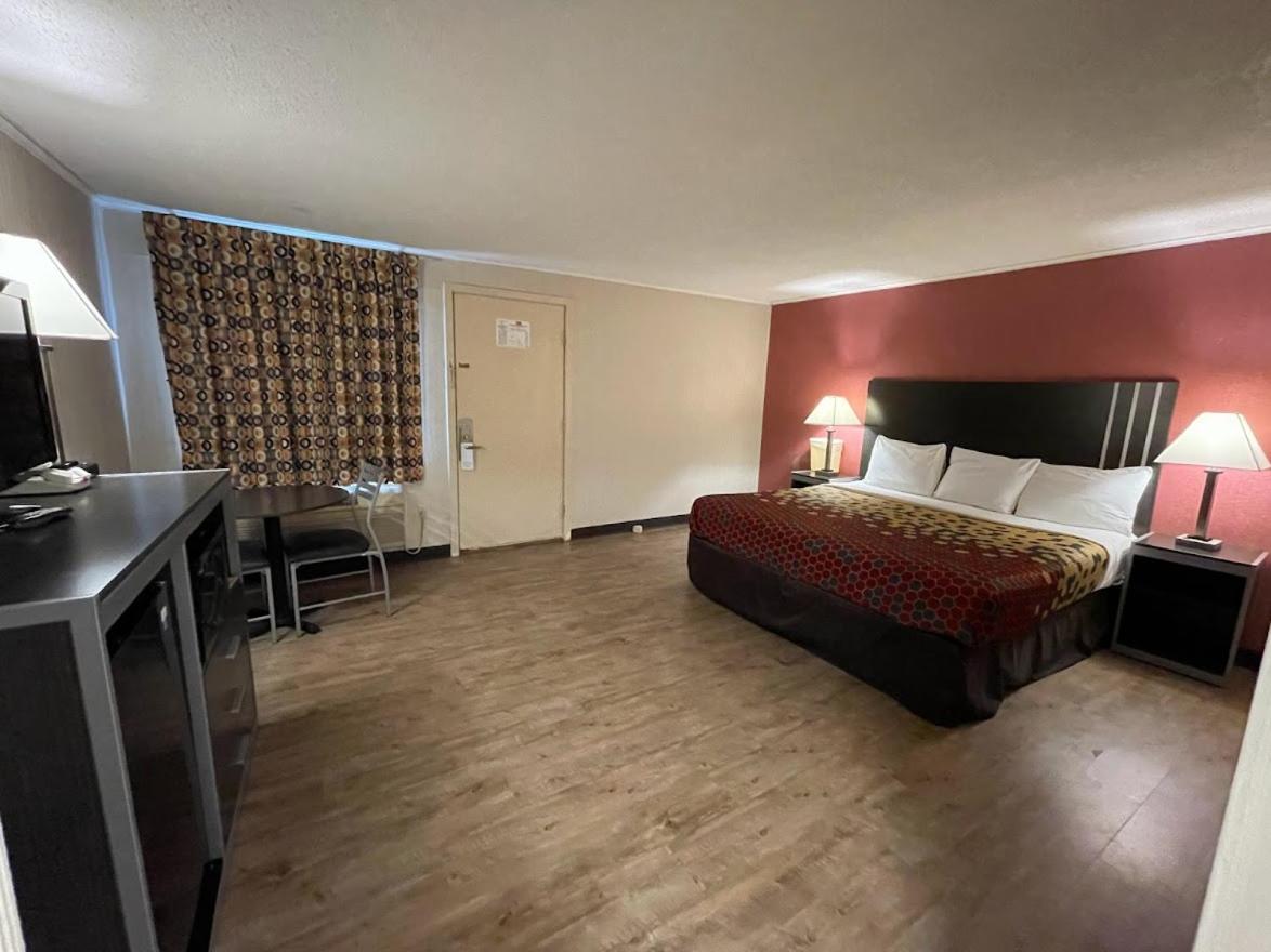  | Economy Inn