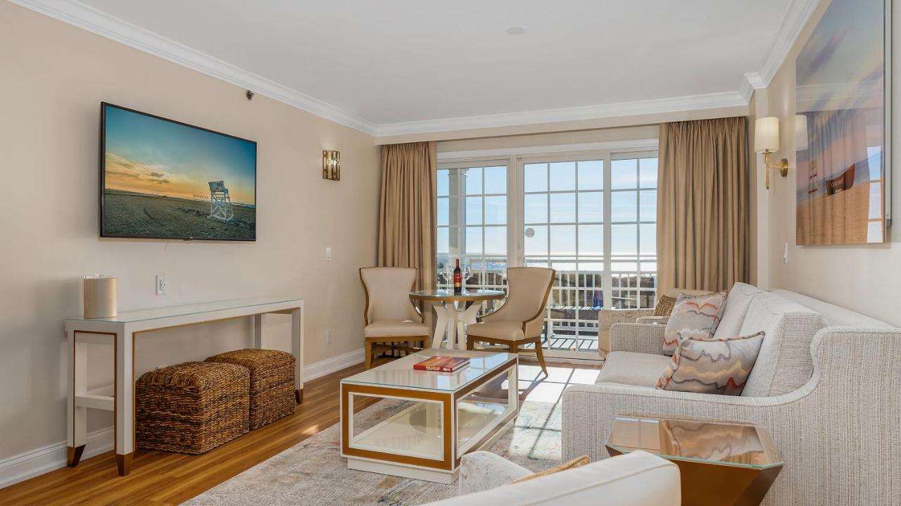 Queen Suite with Two Queen Beds and Ocean View at La Mer Beachfront Resort