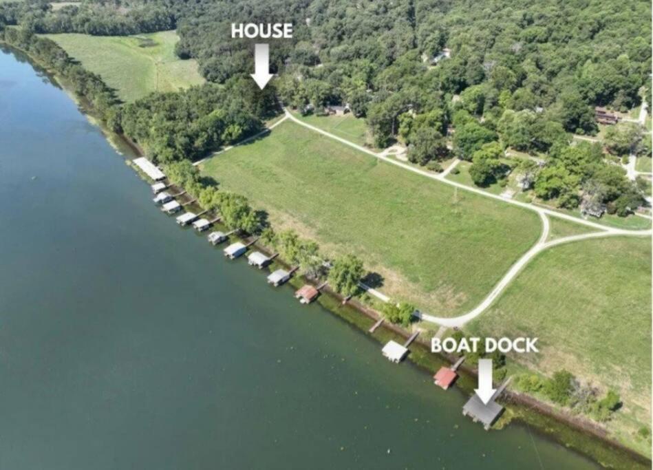 | Cozy Lakefront Cottage Getaway Branson MO.