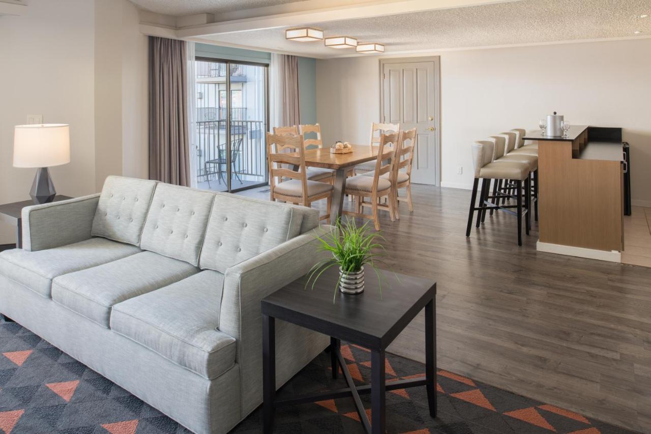 Presidential King Suite - Non-Smoking at Holiday Inn Portland - Columbia Riverfront by IHG