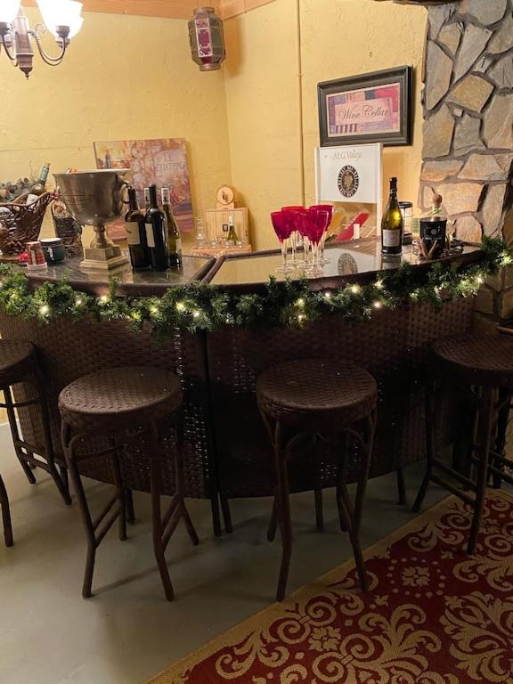  | Carriage House Villa and gardens in downtown historic Lexington SC