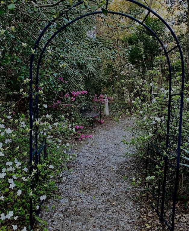  | Carriage House Villa and gardens in downtown historic Lexington SC