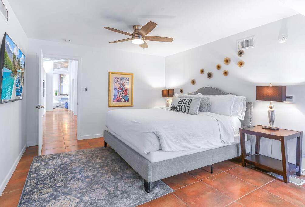 | Near Downtown Palm Springs, 6 BD 7 BTH, 80 FT Pool
