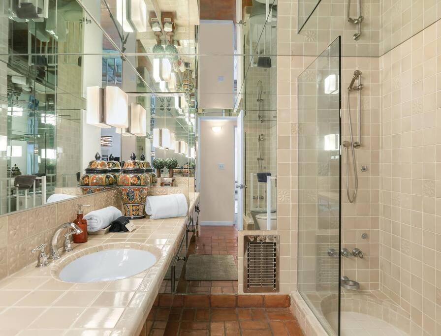 | Near Downtown Palm Springs, 6 BD 7 BTH, 80 FT Pool