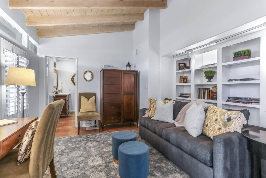 | Near Downtown Palm Springs, 6 BD 7 BTH, 80 FT Pool