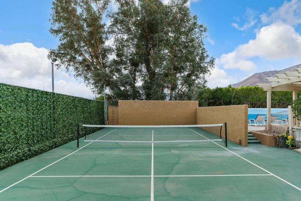 | Near Downtown Palm Springs, 6 BD 7 BTH, 80 FT Pool
