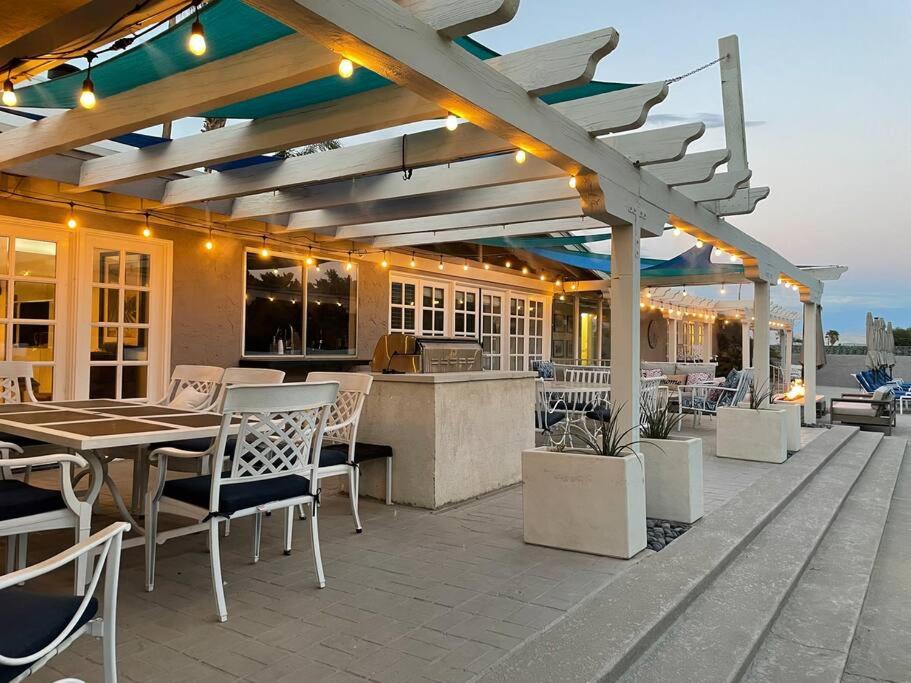 | Near Downtown Palm Springs, 6 BD 7 BTH, 80 FT Pool