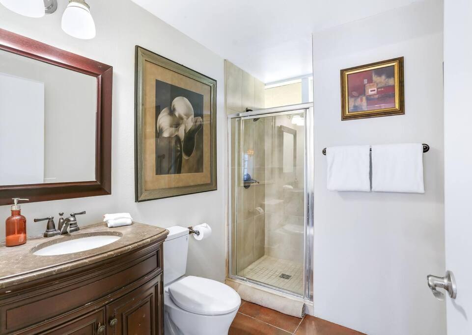 | Near Downtown Palm Springs, 6 BD 7 BTH, 80 FT Pool