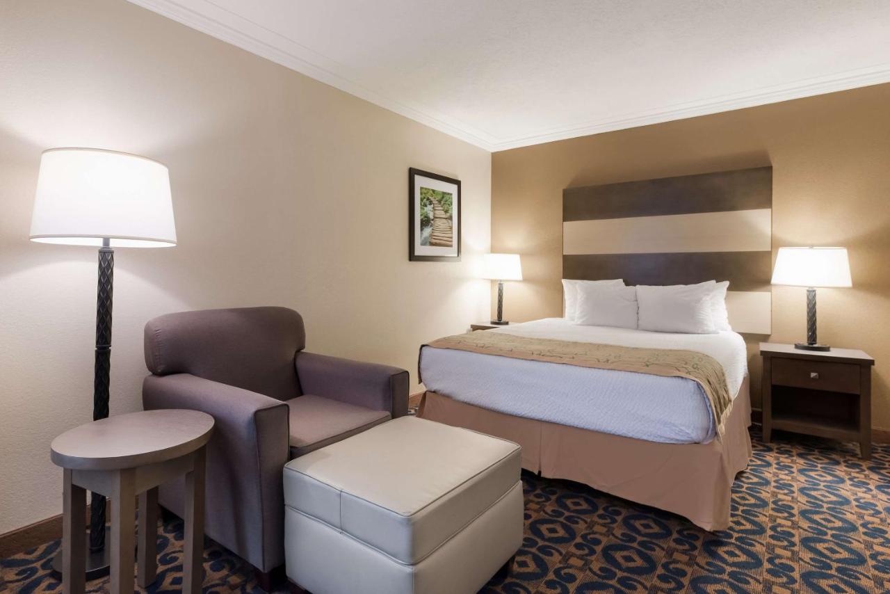 Two-Bedroom Queen Room with Three Queen Beds at Best Western Butch Cassidy Inn
