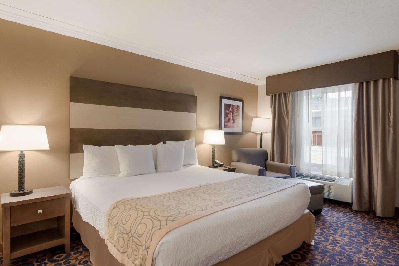 King Room with Spa Bath at Best Western Butch Cassidy Inn