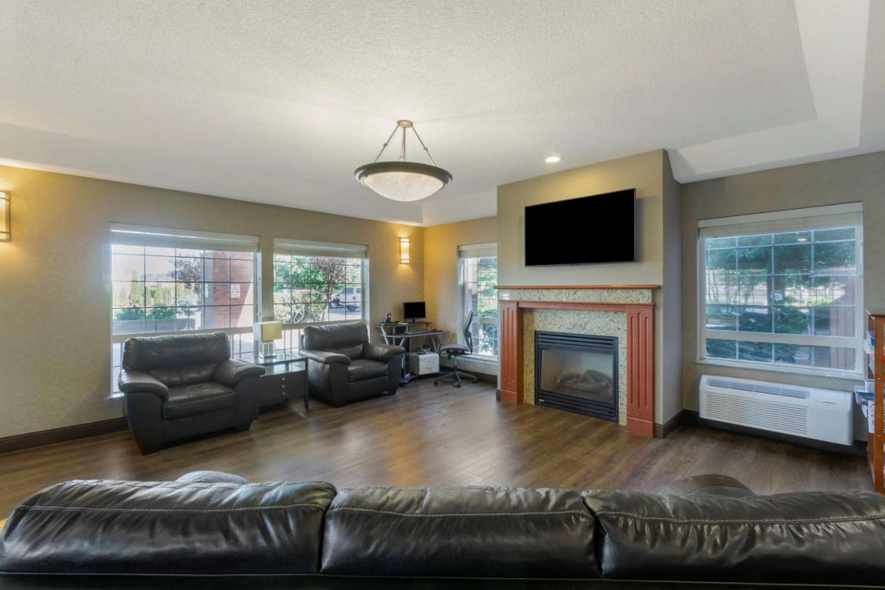 | Best Western Plus Park Place Inn & Suites