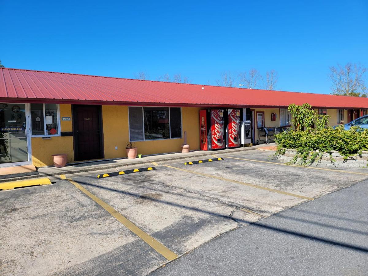  | Cook's Motel