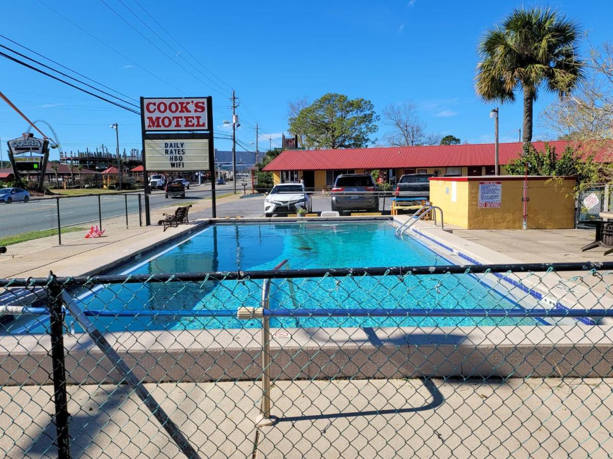  | Cook's Motel