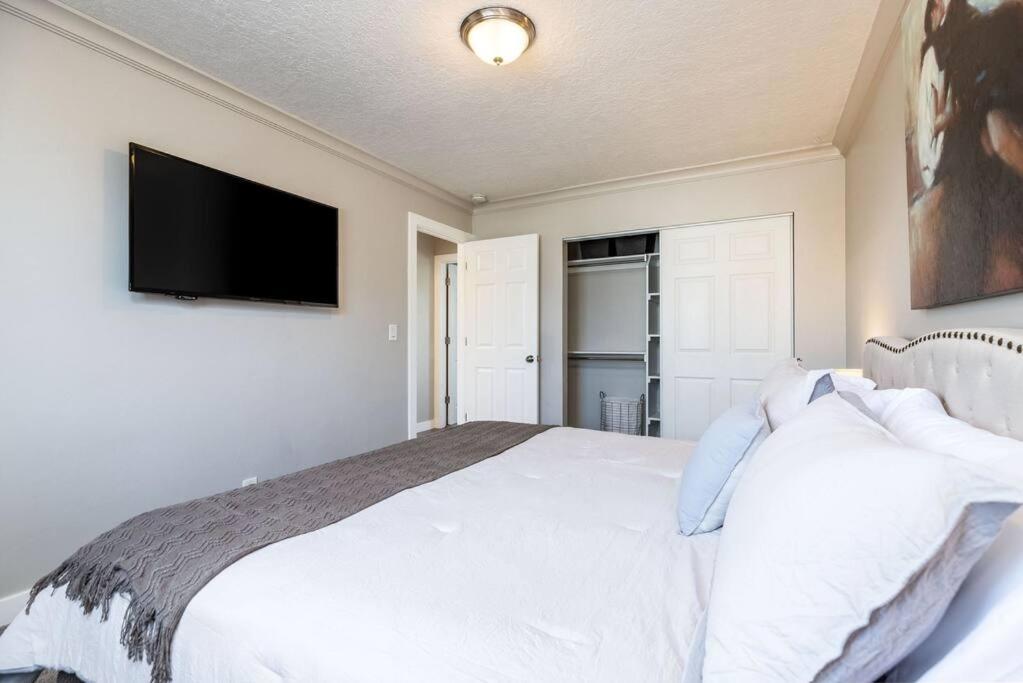 | Newly Updated, Modern & Pet Friendly