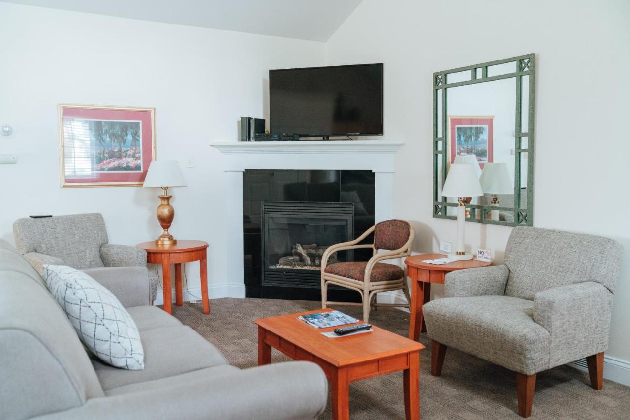  | Skaneateles Suites