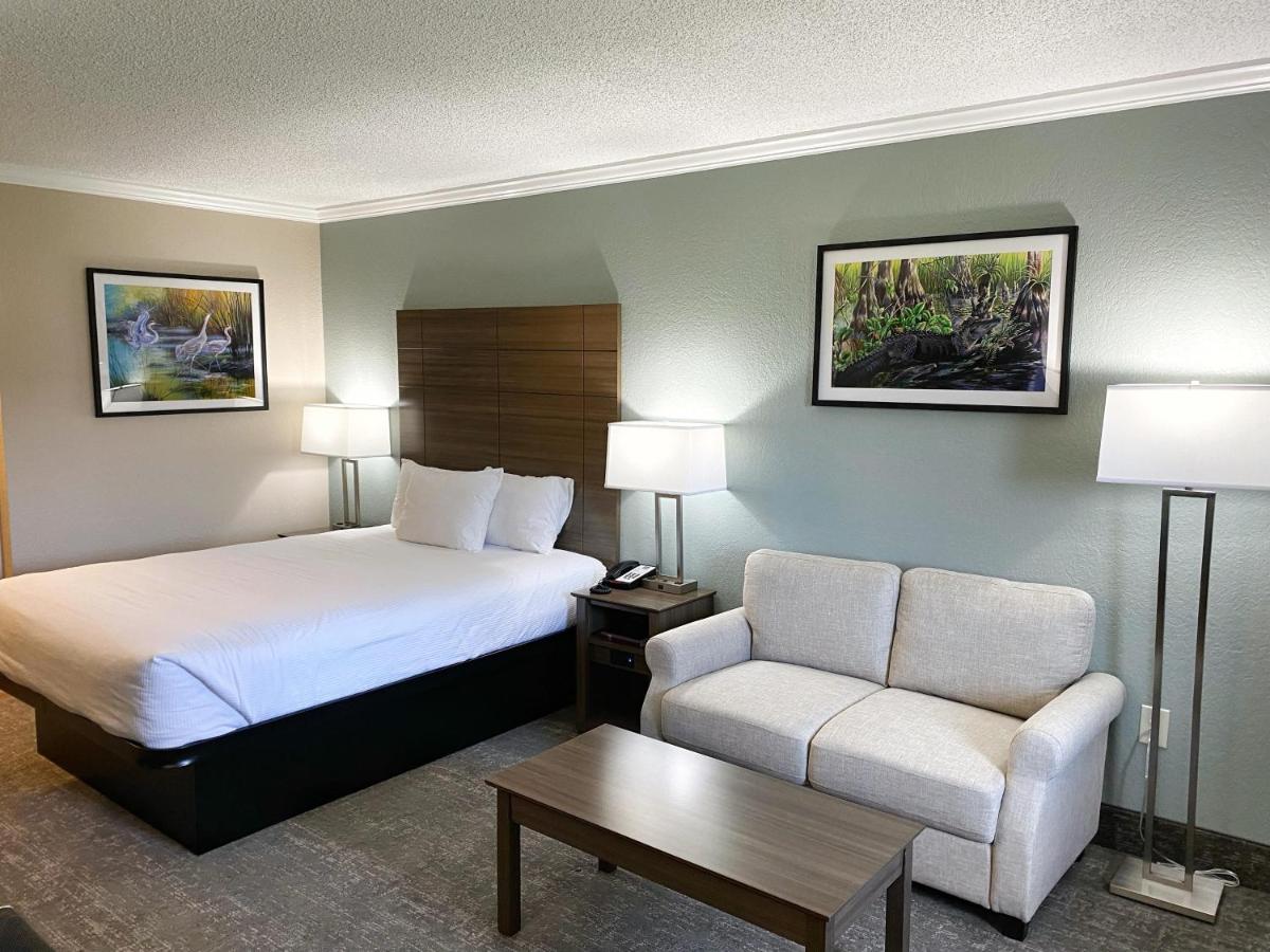  | Roadstar Hotel Zephyrhills