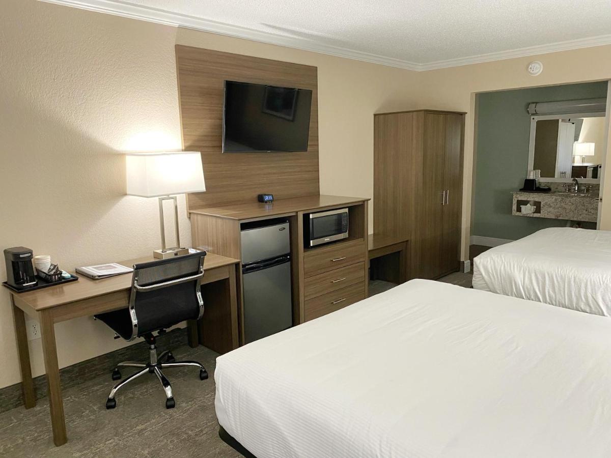  | Roadstar Hotel Zephyrhills