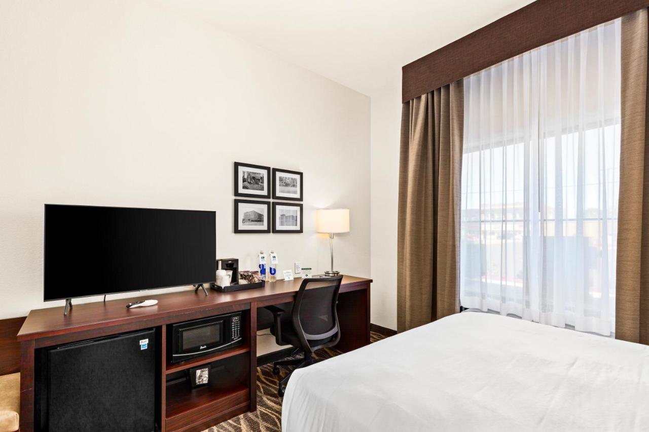 Queen Studio at Cobblestone Hotel & Suites - Superior Duluth