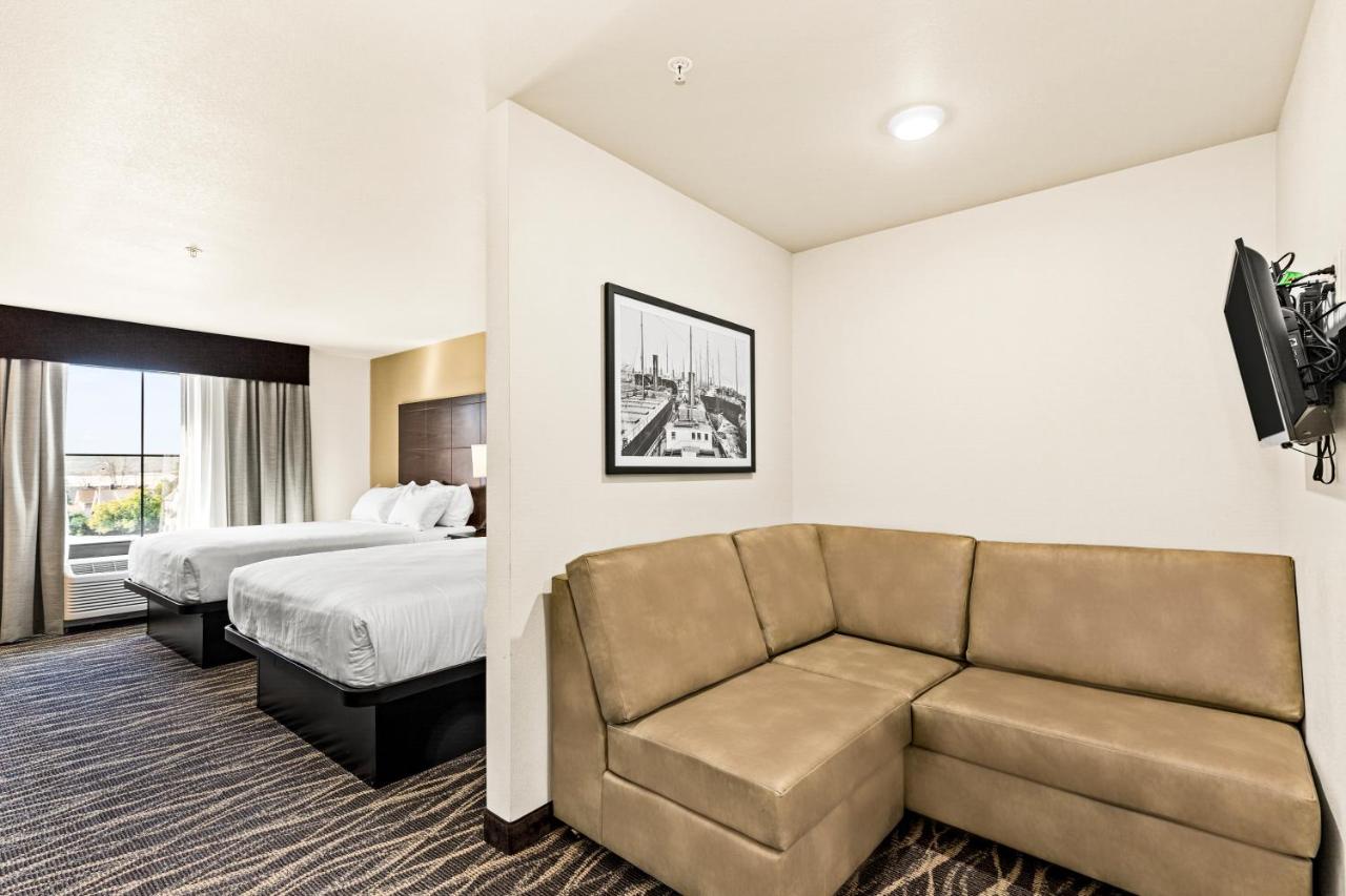 Queen Studio at Cobblestone Hotel & Suites - Superior Duluth