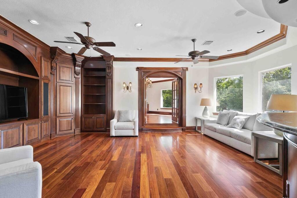 | ECM Presents C8 Mansion-Houston’s Newest Luxury Experience