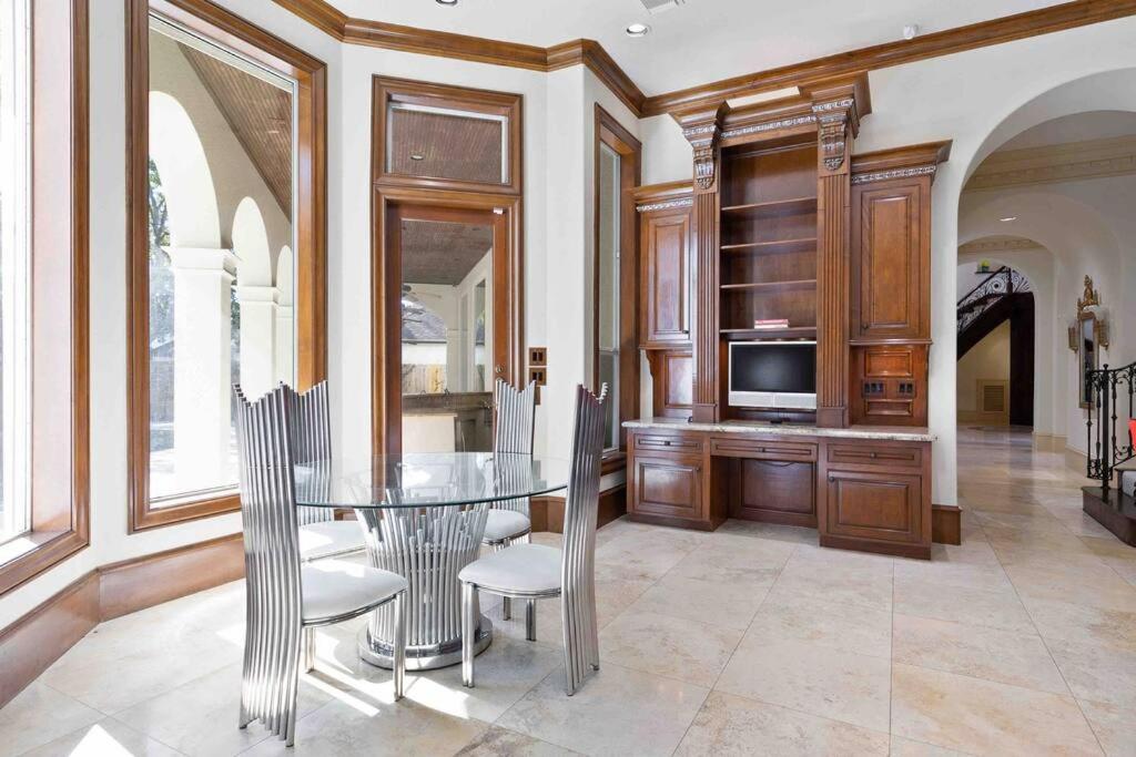 | ECM Presents C8 Mansion-Houston’s Newest Luxury Experience