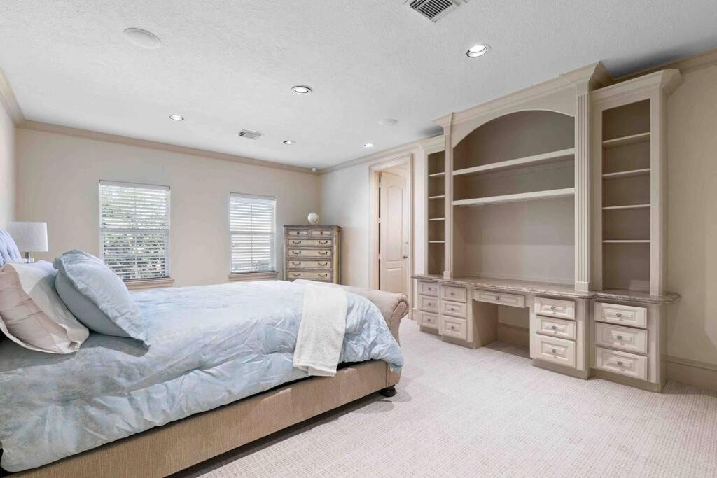 | ECM Presents C8 Mansion-Houston’s Newest Luxury Experience