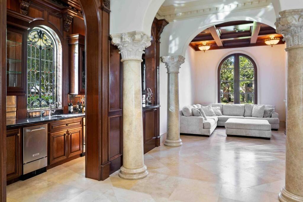 | ECM Presents C8 Mansion-Houston’s Newest Luxury Experience