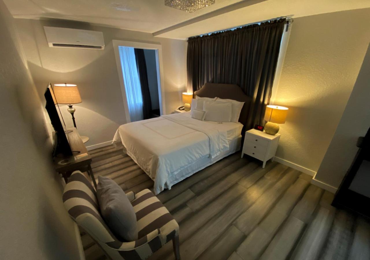 Small Double Room at Artisan Downtown