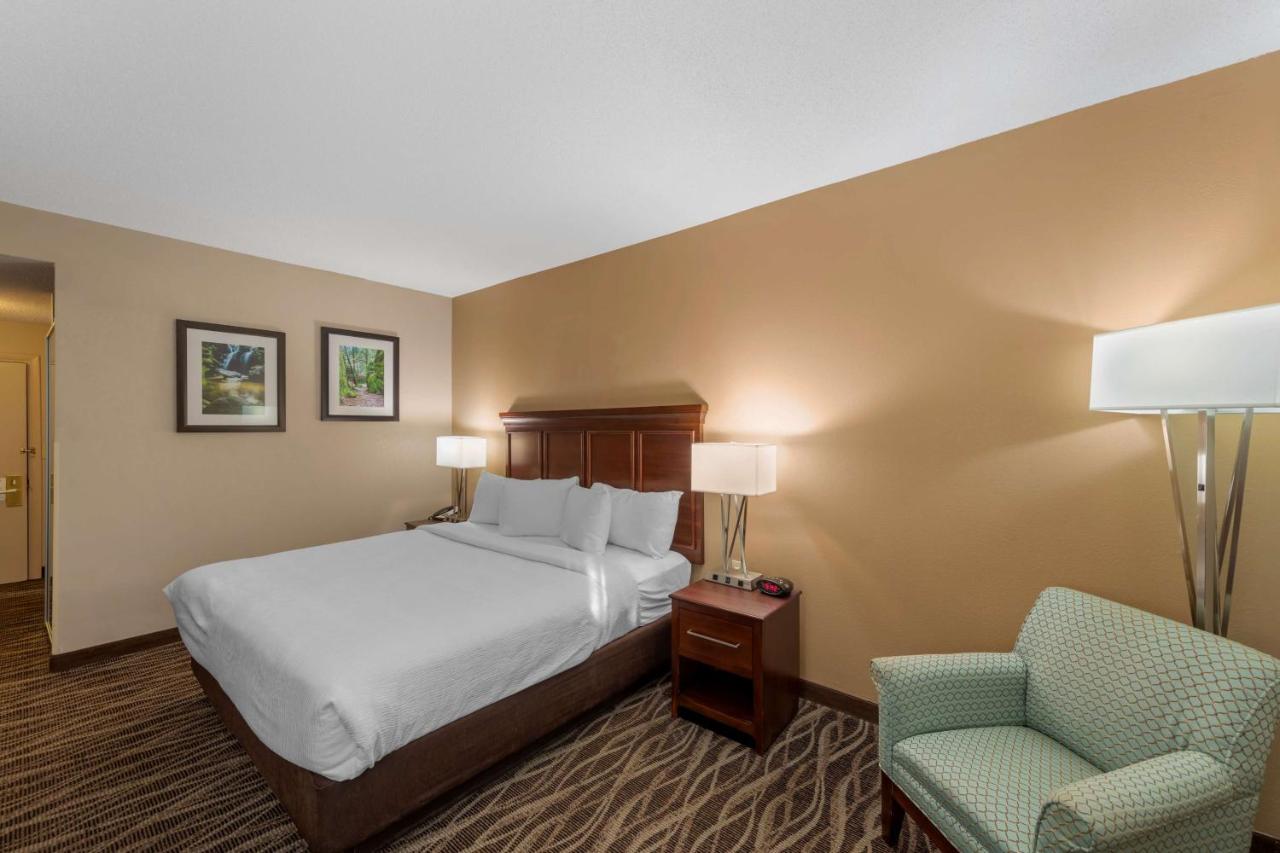 | Best Western Plus Russellville Hotel & Suites