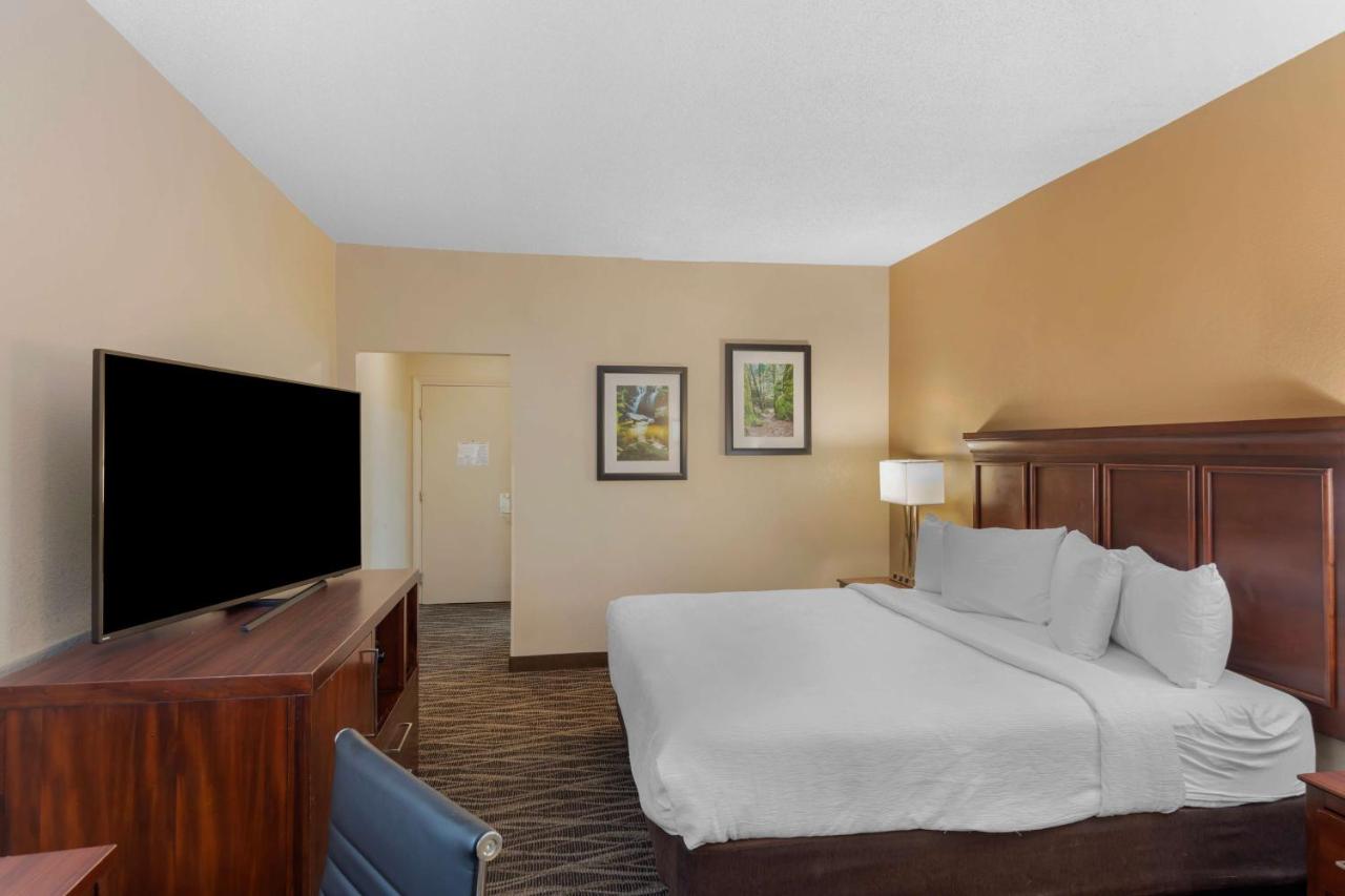 | Best Western Plus Russellville Hotel & Suites
